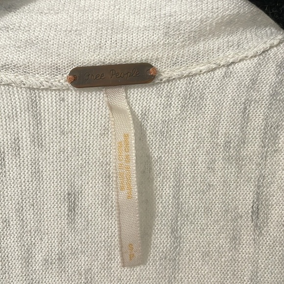 Free People Off White With Blue Decorative Cardigan Clip Closer Size Small - Picture 2 of 9